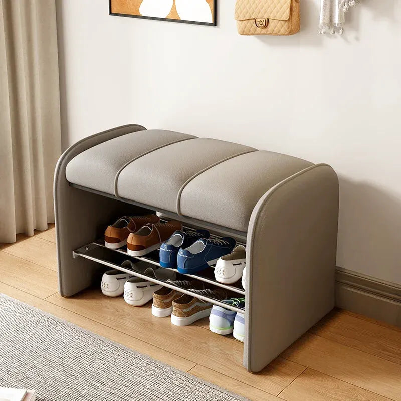 Banquette à chaussures moderne Maison Banc en gris, assise confortable, design épuré, meuble de rangement pratique pour l'entrée.