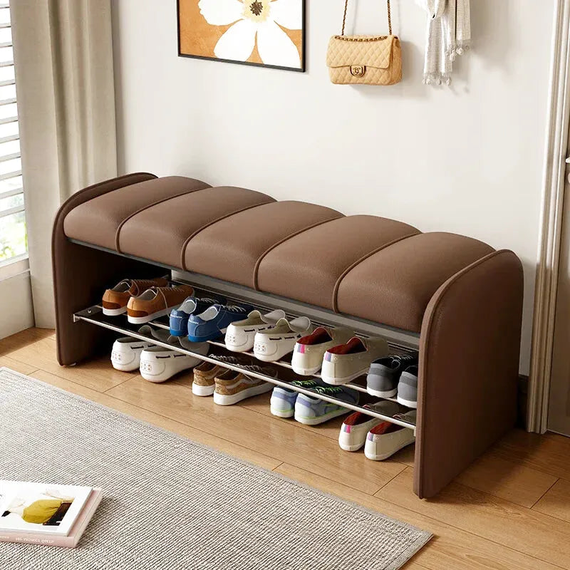 Banc à chaussures design moderne de Maison Banc, assise confortable en bois marron, longueur 100 cm, idéal pour entrée ou couloir.