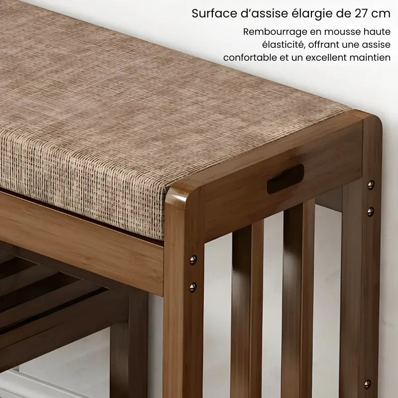 Banc à chaussures en bois massif minimaliste de Maison Banc, rangement design scandinave, surface lisse et épurée.