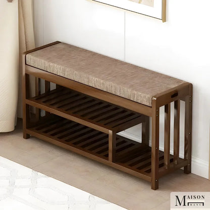 Banc à chaussures en bois massif minimaliste de Maison Banc, rangement design scandinave, avec surface lisse et pieds épurés.