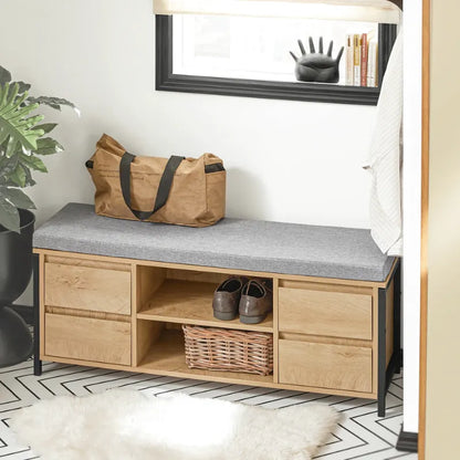 Banc à chaussures scandinave en bois naturel avec espace de rangement, design épuré et élégant pour l'entrée.