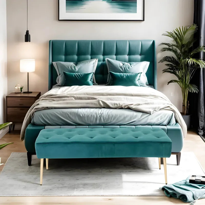 Banc bout de lit en velours vert et bleu, rembourré, design minimaliste, par Maison Banc, pour chambre élégante et moderne.