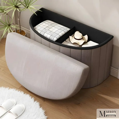 Banc coffre de rangement en demi-cercle de la marque Maison Banc, design épuré marron et gris, décoratif et pratique.