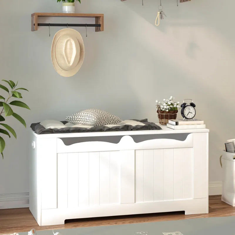 Banc coffre de rangement minimaliste en bois blanc, design épuré, meuble pratique et élégant pour espace intérieur.