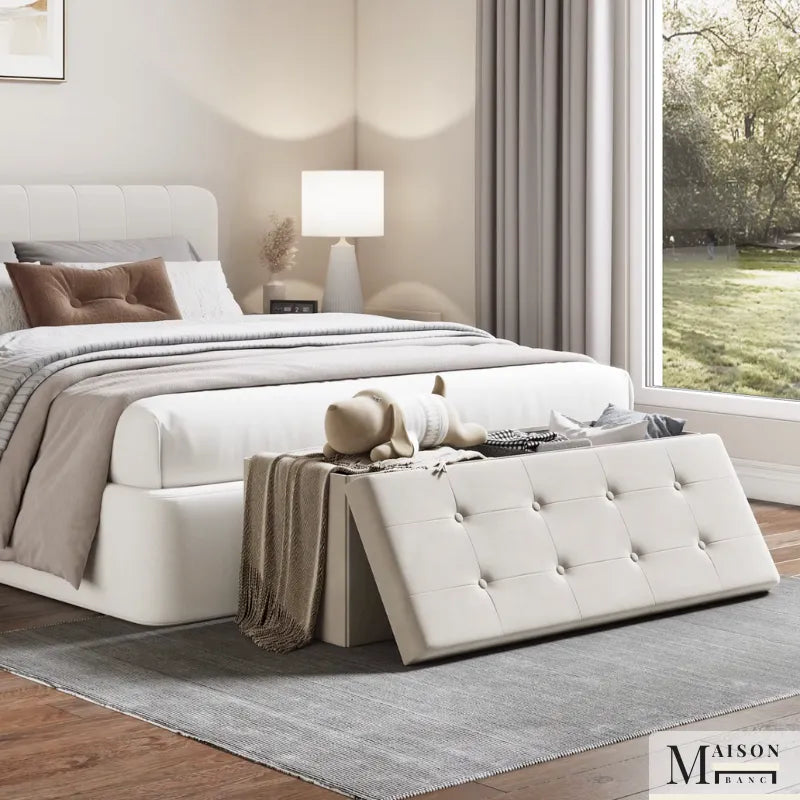Banc coffre de rangement pliable en lin beige avec design scandinave, meuble pratique et élégant pour intérieur.