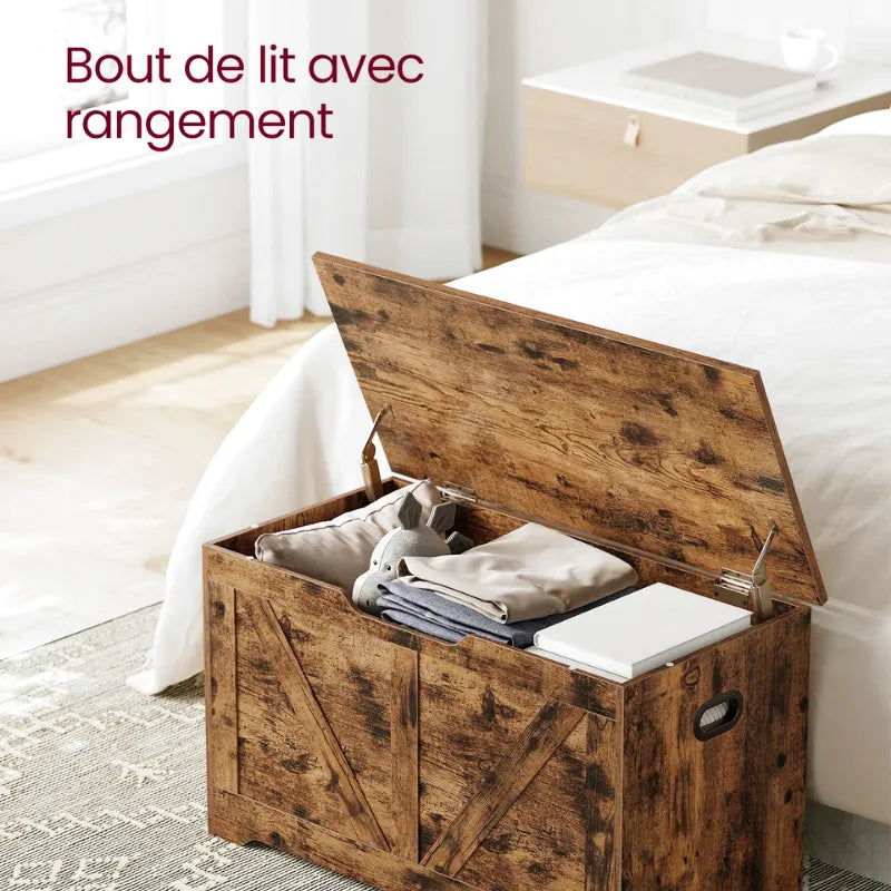 Banquette coffre de rangement rustique style grange en bois marron avec charnières de sécurité, design naturel et pratique.