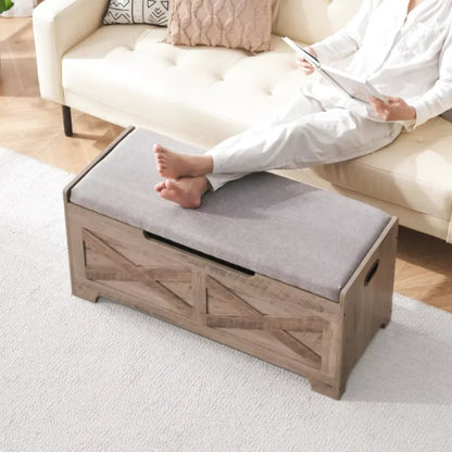 Banc coffre en bois Maison Banc avec rangement, design décoratif et assise confortable pour salon ou entrée.