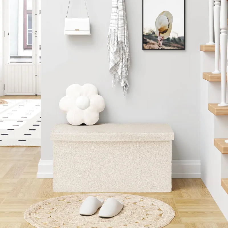 Banc coffre pliable en tissu Teddy beige de Maison Banc, design scandinave avec espace de rangement 80L.