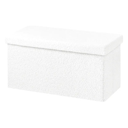 Banc coffre pliable en tissu Teddy blanc de Maison Banc, design scandinave, avec espace de rangement de 80L, assise confortable.