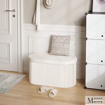 Banc coffre en velours blanc avec rangement pliable, design moderne et décoratif, idéal pour salon ou chambre.