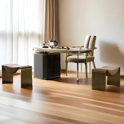 Banc de chambre luxe et minimaliste Maison Banc avec structure en métal doré mat et style italien élégant.