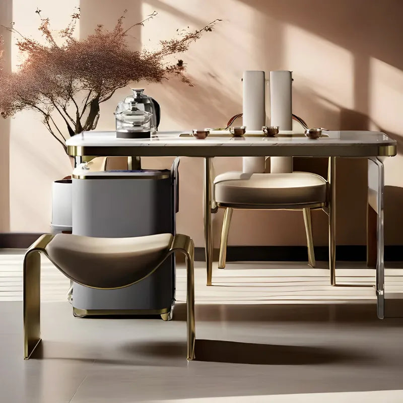 Banc de chambre luxe en métal doré mat, style italien minimaliste, structure élégante et design moderne de Maison Banc