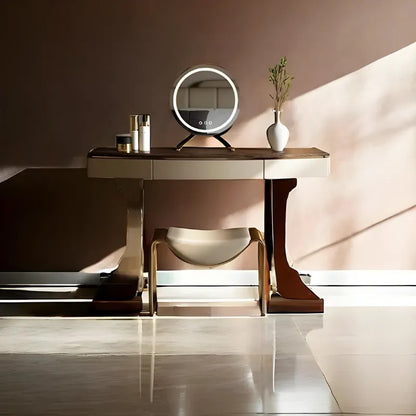 Banquette de chambre luxueuse en métal doré mat, style italien, design minimaliste, par Maison Banc.