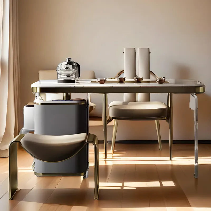 Banc de chambre Maison Banc en métal doré mat, style italien, design minimaliste et élégant pour espace intérieur.