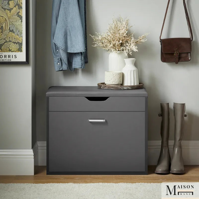 Banc de rangement pour entrée design Maison Banc avec assise confortable gris foncé, moderne et pratique.