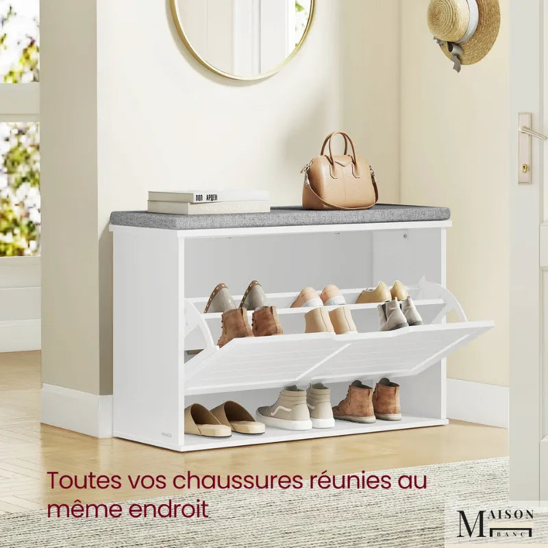 Banc d'entrée design scandinave Maison Banc avec assise rembourrée et rangement à 3 niveaux, en bois clair.