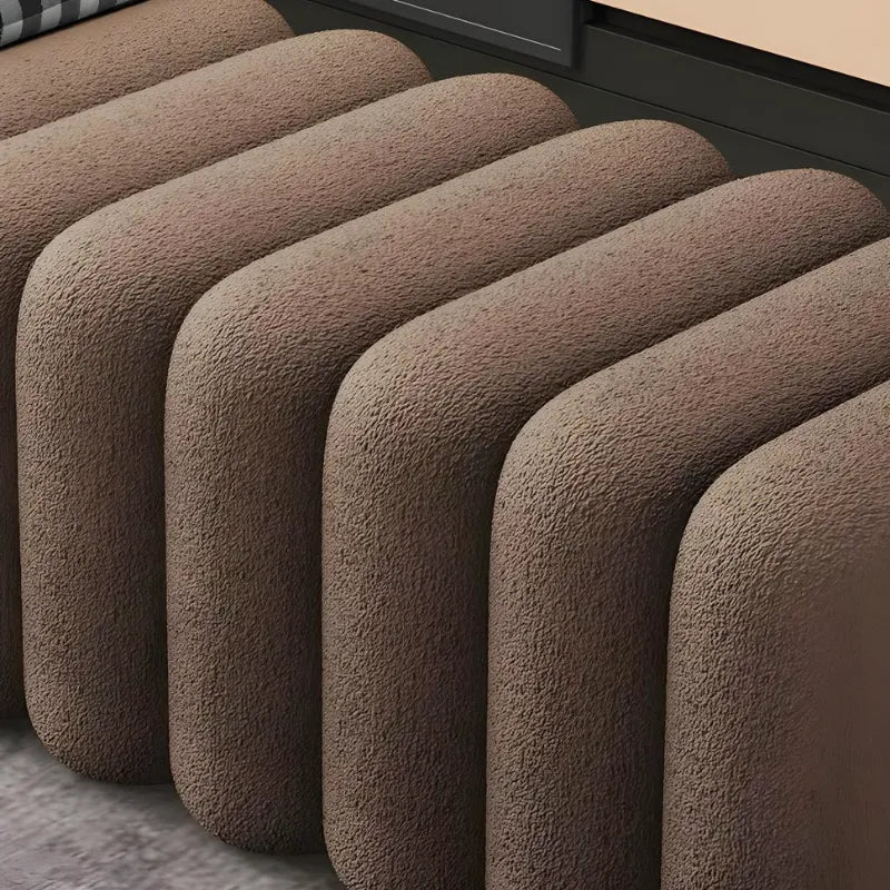Banc d'entrée Nordique design luxe en velours doux marron café, style minimaliste, par Maison Banc.