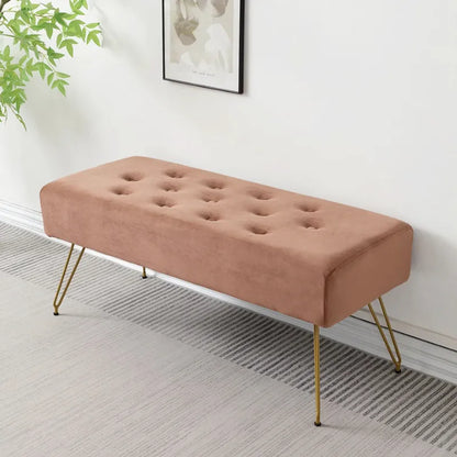 Banc d'entrée Ottoman moderne en velours marron avec finition dorée, design élégant et luxe, par Maison Banc.